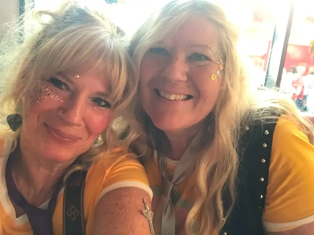 Anne Marie and Maddi, the sisters behind The Glitter Sisters